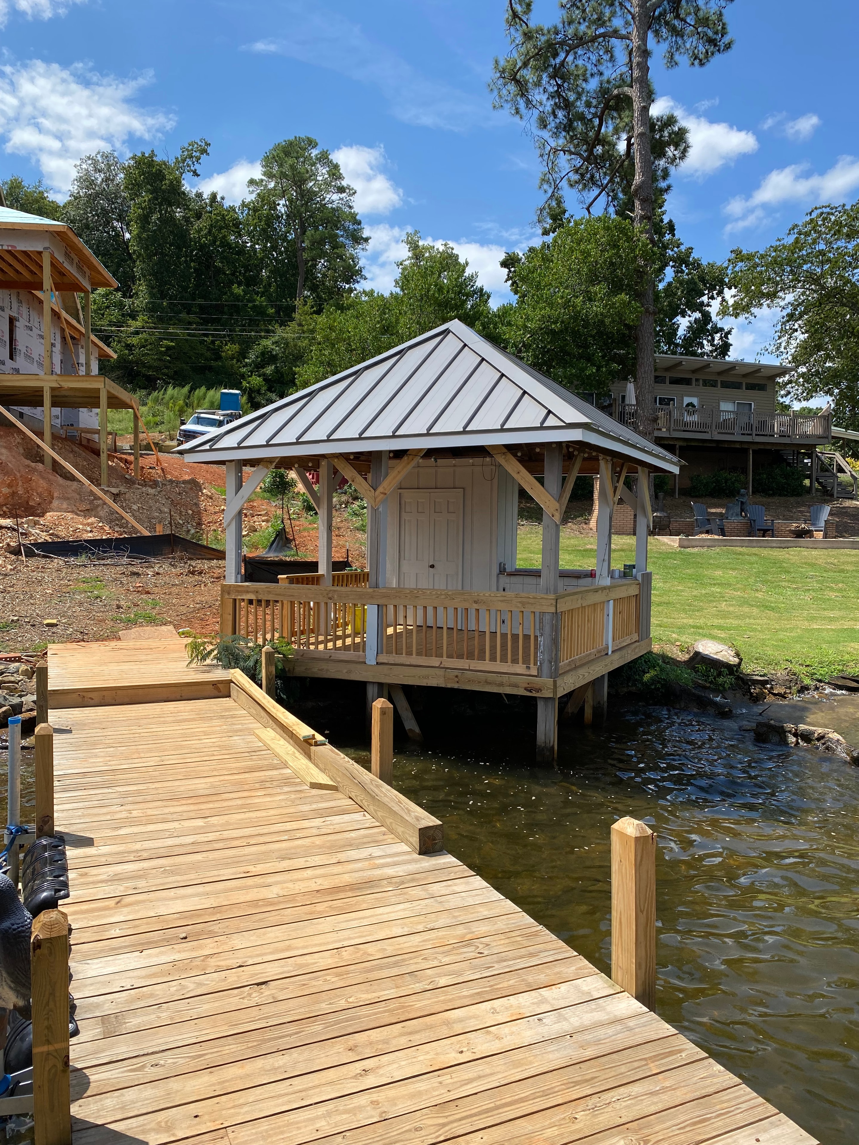 SHT Construction — boathouse and dock construction